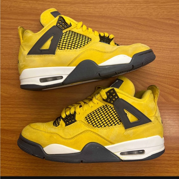 Jordan 4 Lightning - Picture 2 of 9